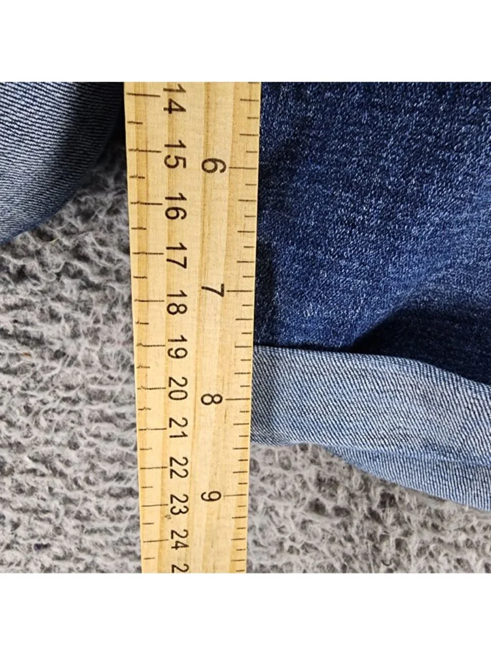 Levis Shorts Womens 24W Blue Stretch Denim Classic Bermuda Jorts *Read*